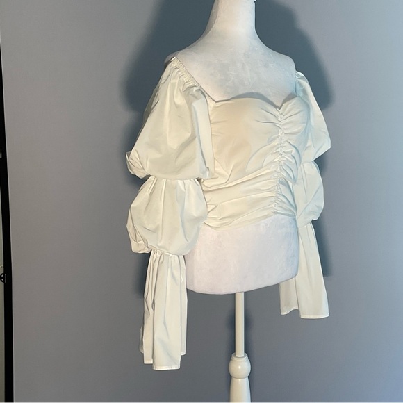 Lizette Collection Medium Ivory Low Cut Corset Blouse with Tiered Bishop Sleeves - Picture 14 of 16